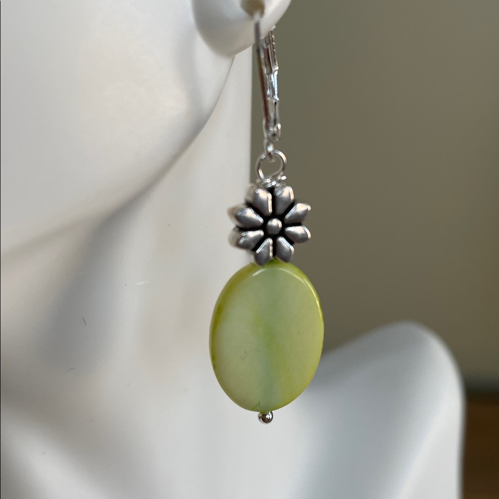 HAND CRAFTED PALE GREEN EARRINGS Mother of Pearl Dangle Silver Flower Coastal